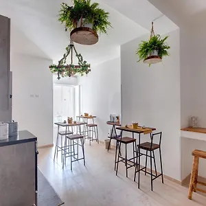 Butterfly Bed & Breakfast Lecce