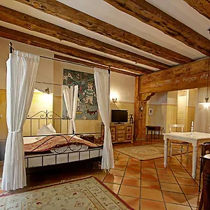 https://hotel-orphee-andreasstadel.com-bavaria.com